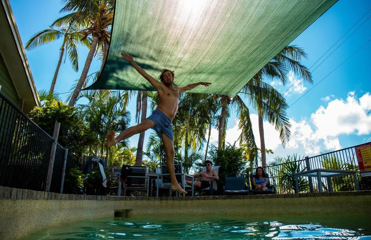 Albergue A Pousada Backpackers By The Bay Airlie Beach